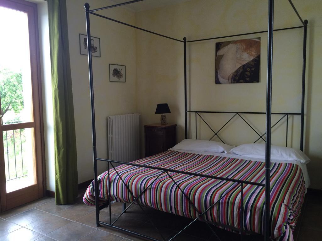 Bed and Breakfast La Terrazza Del Barbaresco Neviglie Camera foto