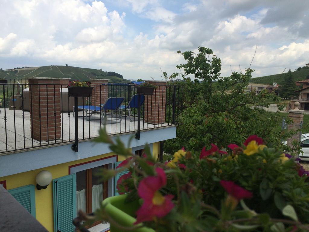 Bed and Breakfast La Terrazza Del Barbaresco Neviglie Camera foto