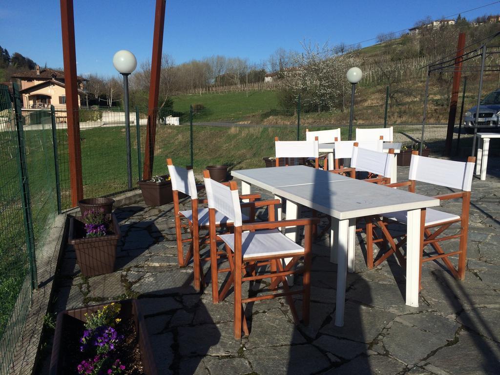 Bed and Breakfast La Terrazza Del Barbaresco Neviglie Esterno foto