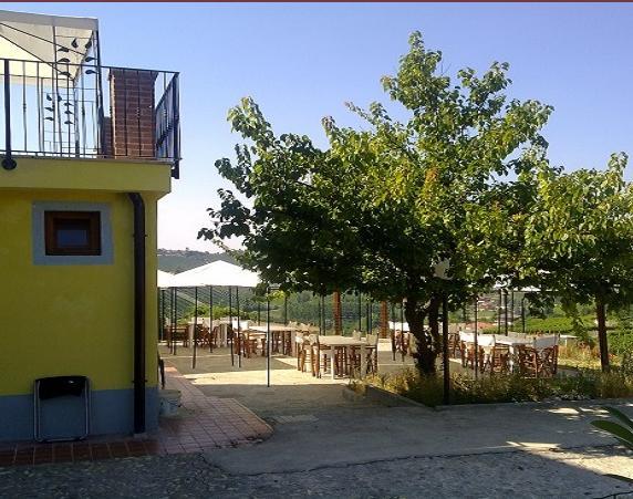 Bed and Breakfast La Terrazza Del Barbaresco Neviglie Esterno foto