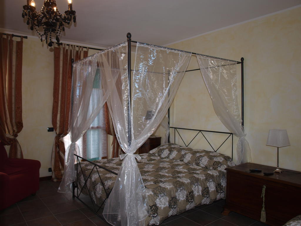 Bed and Breakfast La Terrazza Del Barbaresco Neviglie Camera foto