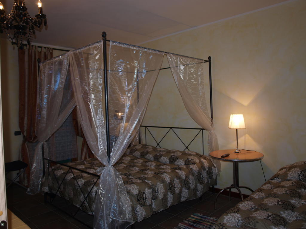 Bed and Breakfast La Terrazza Del Barbaresco Neviglie Camera foto