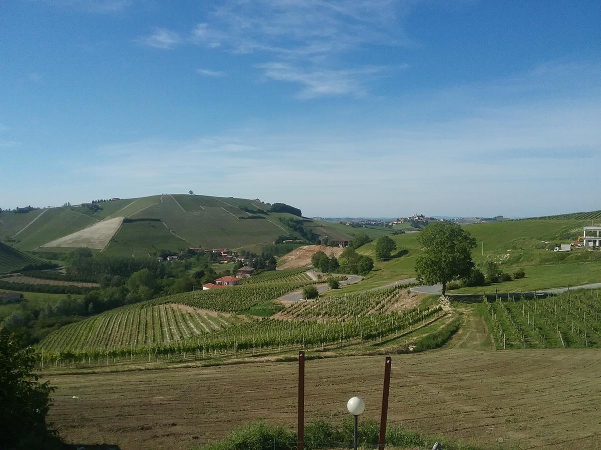 Bed and Breakfast La Terrazza Del Barbaresco Neviglie Esterno foto
