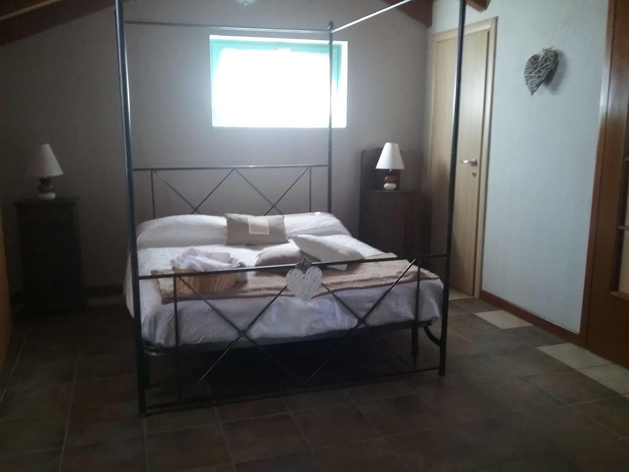 Bed and Breakfast La Terrazza Del Barbaresco Neviglie Esterno foto