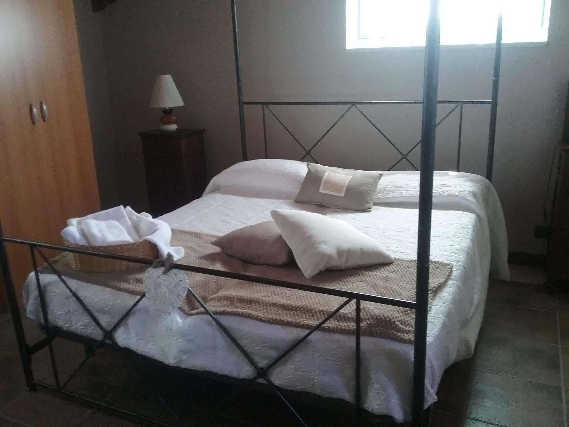 Bed and Breakfast La Terrazza Del Barbaresco Neviglie Esterno foto