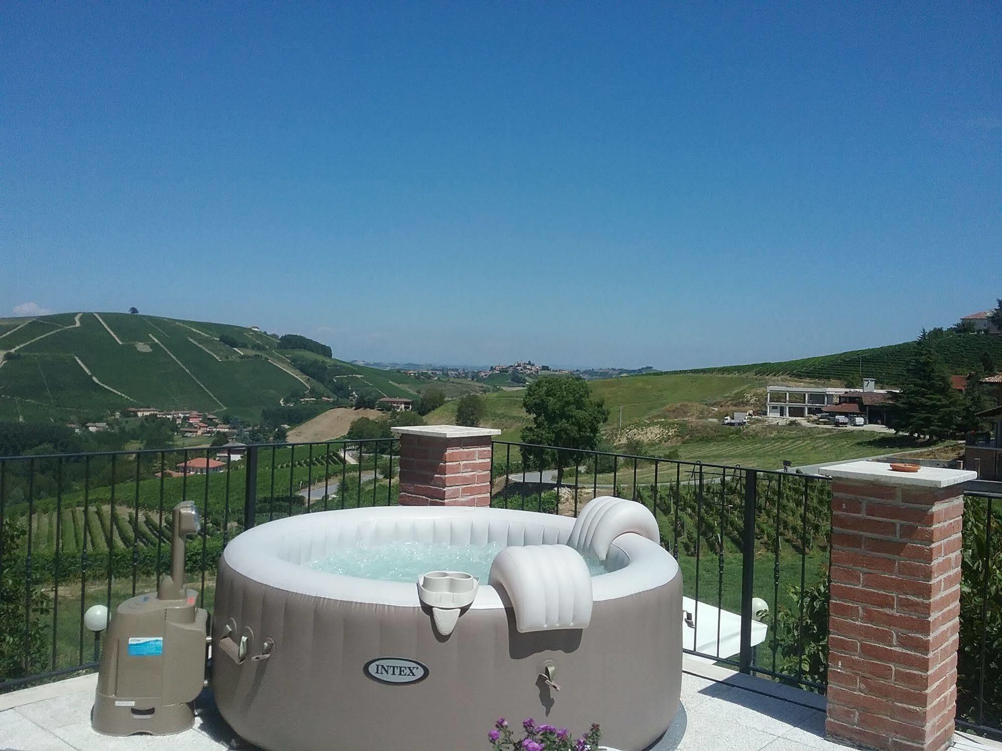 Bed and Breakfast La Terrazza Del Barbaresco Neviglie Esterno foto