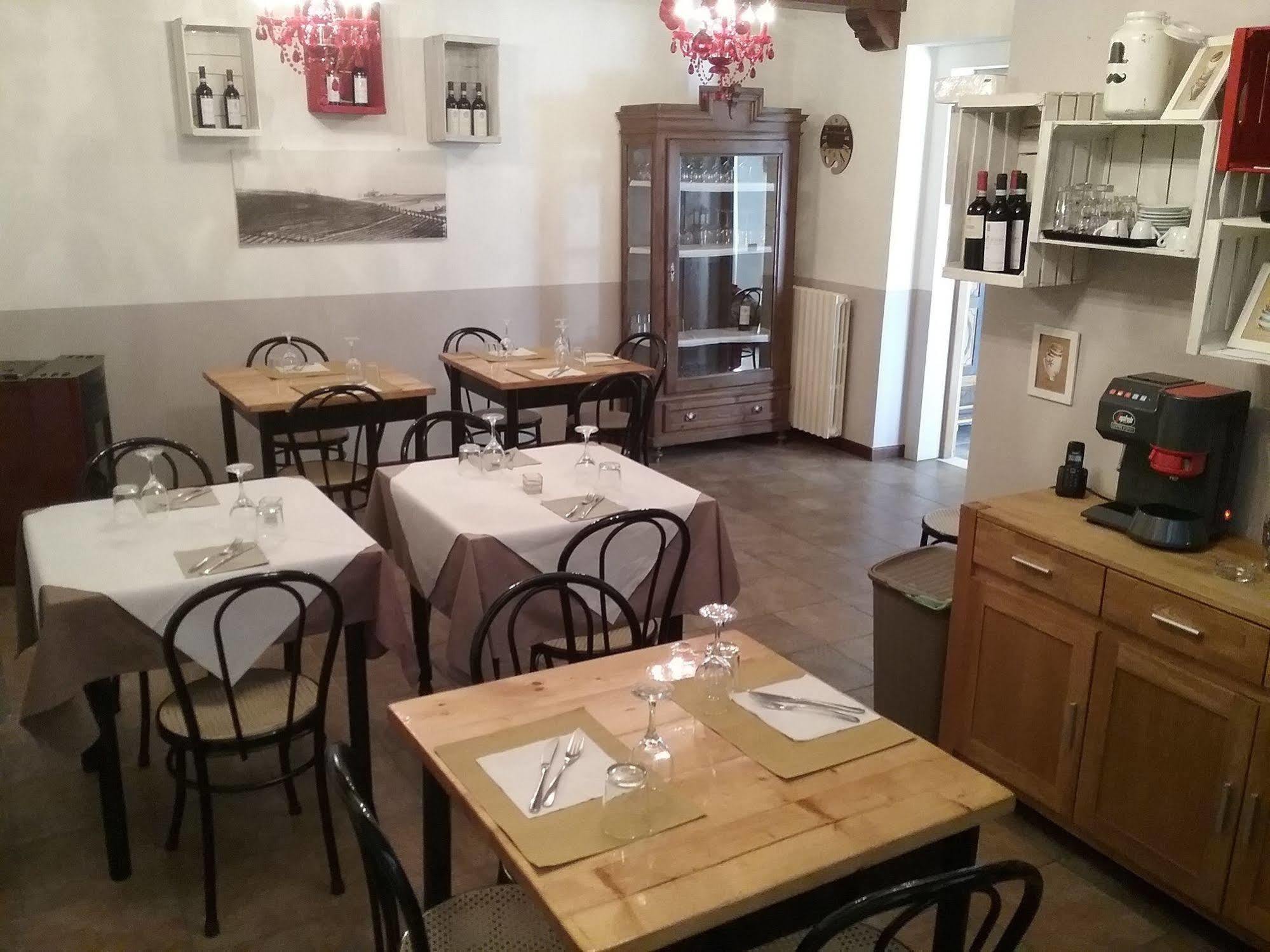 Bed and Breakfast La Terrazza Del Barbaresco Neviglie Esterno foto