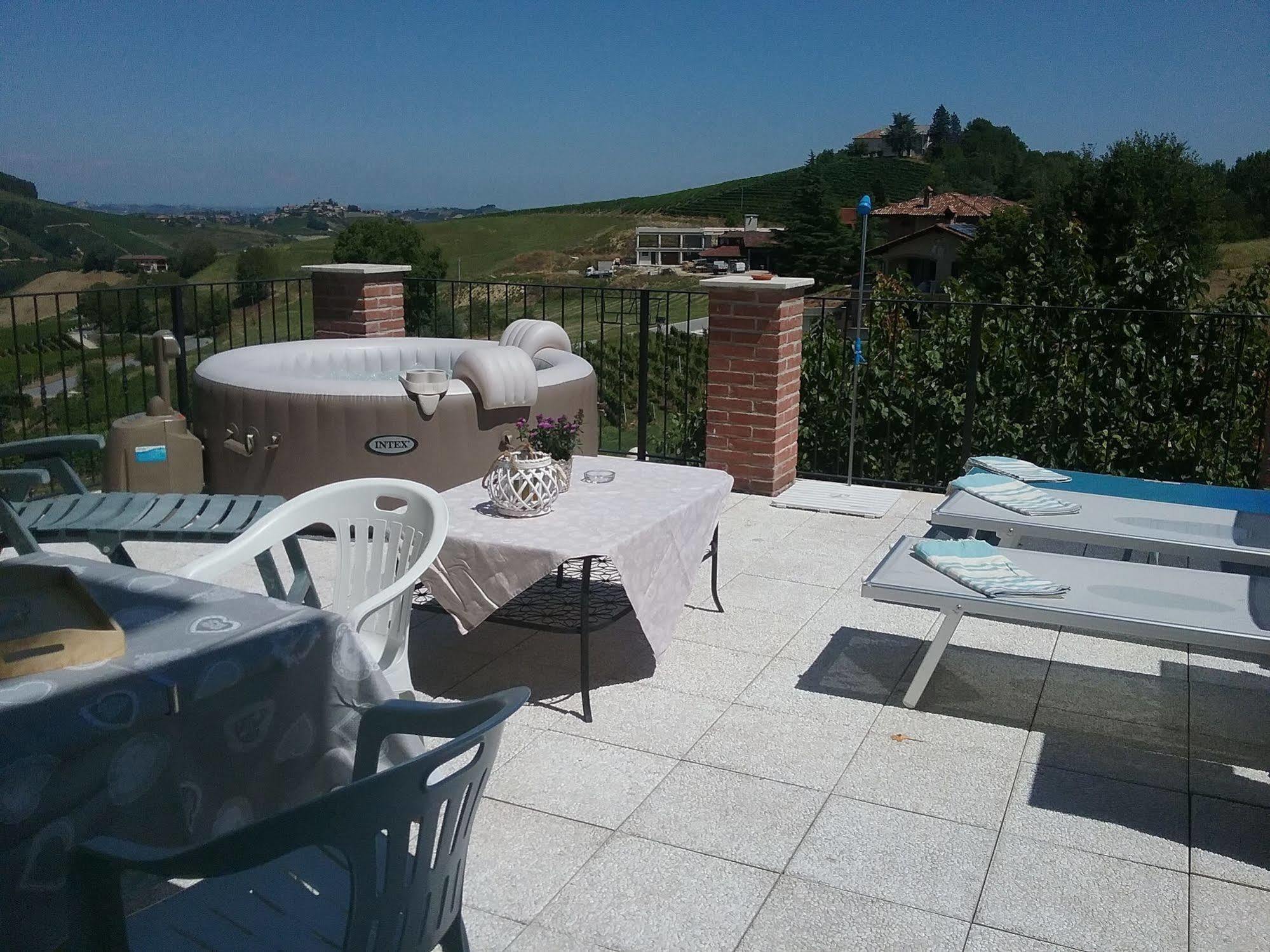 Bed and Breakfast La Terrazza Del Barbaresco Neviglie Esterno foto