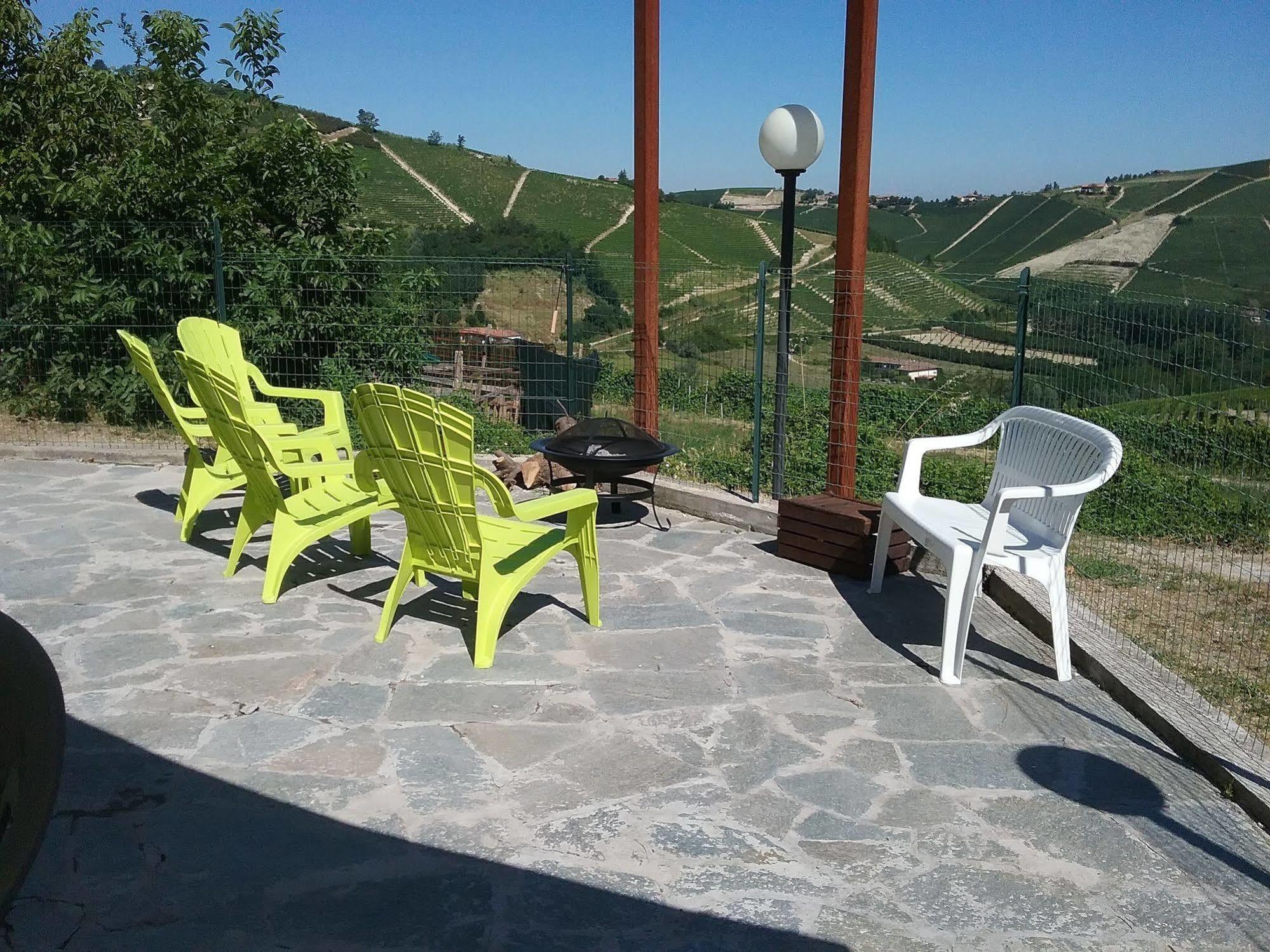 Bed and Breakfast La Terrazza Del Barbaresco Neviglie Esterno foto
